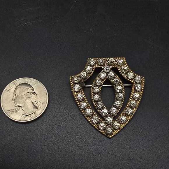 Edwardian Rhinestone Shield Brooch Gold Tone C Clasp - Picture 2 of 7